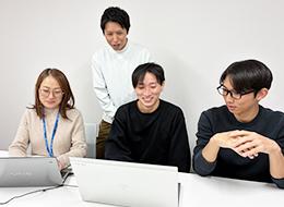 開発エンジニア/CAD＆VBA習得可/9割自社内開発/残業月10h程/年休126日/研修充実/平均年齢33歳