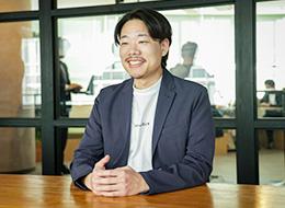 今後もエンジニアのキャリアを制限することなく、より良い環境を提供し続けます（代表：岡村）