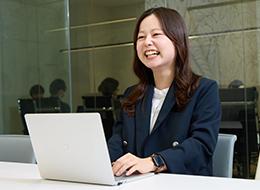 自分の発信が会社のイメージをつくっていく実感を持ちながら、組織とともにステップアップしてください！