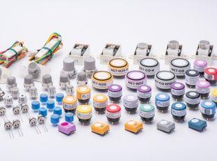 夜光塗料やセンサー技術で、人々の安全を守り続けてきました！