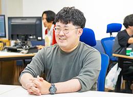 初級エンジニア/未経験者限定/平均年齢29歳/1か月の手厚い社内研修/Udemy無料受け放題/月給30万円～