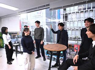 開発/インフラ、スペシャリスト、ITコンサルと多彩なキャリアパスが選べます。