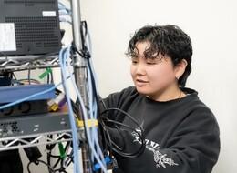 インフラエンジニア★埼⽟限定★直請90％／賞与6ヶ⽉／年収600万円以上を⽬指せる／設計もできるエンジニアへ