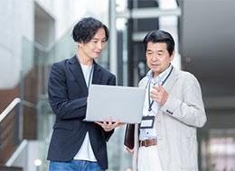 SE/自社勤務/RPA、DX、セキュリティ/充実のサポート有/有給取得ほぼ100%/残業ほぼ無/資格取得支援