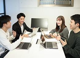 【初級エンジニア】還元率最大90％ | 20代・30代大活躍 | 平均年収118万円UP | 年休131日