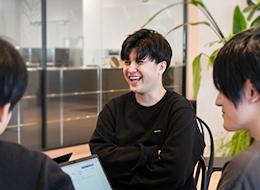 【コンサル営業】自社サービス／ブランクOK／年休127日／実働7h／賞与年2回＋業績手当／残業10h以下