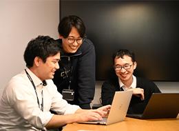 ITエンジニア◇キャリアプランにあわせて選べる案件◇フルリモ50％以上◇残業ゼロ案件多数◇年休129日