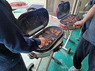 社内イベントもあります！先輩・上司たちと垣根なくBBQを楽しめます！