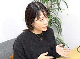 「一人がハマれば全員で助ける」。このチームプレーがあるから、無駄な残業は生まれません。