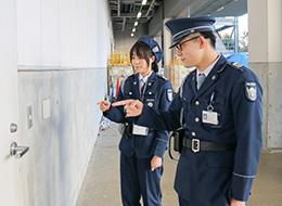 ALSOKの警備スタッフ／未経験歓迎／入社祝い金あり／基本屋内勤務／必須経験なし／毎年昇給／転勤なし