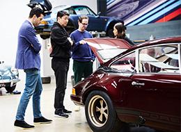 小さい頃から車が大好きでした。これから先もロマン溢れるこの業界で、さらに存在感を出していきたいです。