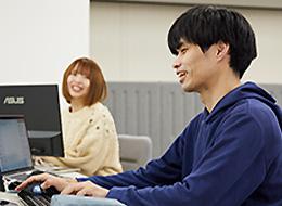 自社サービス開発エンジニア｜元ソニー博士号CTO直下◆フルフレックス制◆中抜け自由◆残業月5h◆家賃補助あり