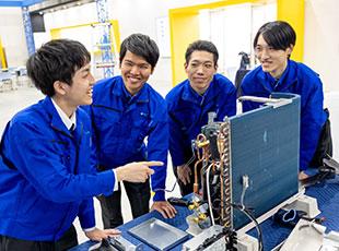 各種研修が充実。特に実機分解研修は全員でわいわい楽しみながら実施しています。