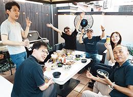 「同年代のベテラン社員も多数在籍。時には休日にBBQをするほど、自然と打ち解けられる雰囲気です」