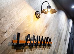 生活者を豊かにする、ネットとリアルを融合させるサービスを一緒に手掛けていきましょう。