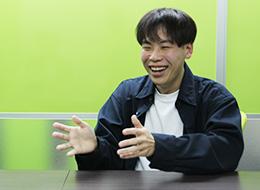 営業やエンジニアの先輩に何でも相談できるので、働きやすさも感じています！