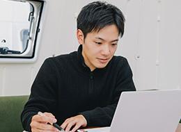 チャット機能だけでなく、AI議事録や資料作成など幅広い分野で活用ができます。