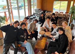 社長との年齢も近く、同世代の仲間が活躍している環境に刺激を受けながら働けます！