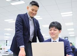 経験豊富な先輩社員も多数在籍。アドバイスを受けながら成長していくことができます。