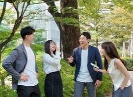 SNSマーケター／未経験歓迎／年休120日／平均月給45万円～／インセンティブあり