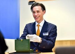 買取査定＊月収50.1万円スタート未経験入社95%超＊残業ほぼなし＊完休2日＊5日以上の連休もOK