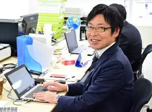 オフィスには仕切りはありません。何でも気軽に質問できます。