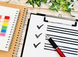 【自社AIサービス開発エンジニア】リモートOK/フレックス制/PM月給40万円以上/独身寮あり/有給22日