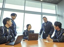 屋内警備*未経験OK*50代が多数活躍*空調完備*入社祝い30万円*面接一回／即日内定も可能*最高67歳が在籍