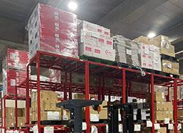 倉庫管理／WMS経験者歓迎／月給35万円～／月8～10日休み／残業少なめ／賞与年2回