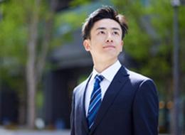 人材コーディネーター/職種未経験OK/20～30代活躍中/年間休日128日/残業代は1分単位で支給