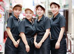 店舗スタッフ（店長候補）未経験OK*残業少なめ*入社半年～1年で管理職可*賞与年2回*連休取得OK