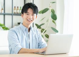「月1回以上は営業とメールやWebで連絡を取っていて何でも相談できます」