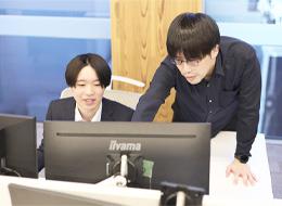 システムエンジニア｜定着率95％｜賞与年3回/6ヶ月分｜大手企業案件多数｜週2リモート可｜自社内開発｜