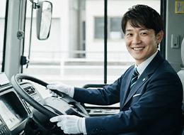 スクール・企業送迎の【バスドライバー】／未経験歓迎／土日休み／年収500万円以上実績あり／入社祝い金20万円