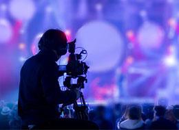 シネマ機材のメンテナンススタッフ#未経験歓迎#前職給与考慮#残業月平均10時間程度#研修充実#50代もOK