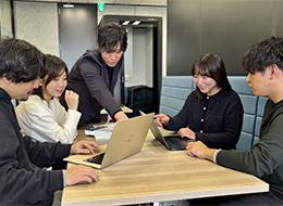 ITエンジニア◆還元率77%／年休126⽇／リモート9割／案件選択&単価評価で年収UP／経験浅めの方も歓迎！