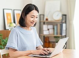 内勤営業/新規開拓なし/2ヶ月の研修/SNSマーケ・生成AI講座あり/50代の採用実績多数有