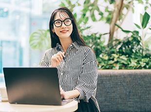 　先輩の前職はさまざま。前職の経験を活かせるプロジェクトも！