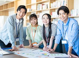 平均年齢27歳！同世代のメンバーと一緒に学校のような雰囲気で、気軽に質問したり、談笑したりできます♪