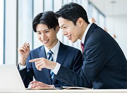 インフラエンジニア／未経験歓迎／賞与5.8ヶ月分実績あり／自社内勤務／定時退社OK／有休取得率80.7%