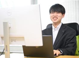 ITエンジニア◆未経験OK、先輩達から大好評の研修からスタート／リモートあり／年間休日120日以上