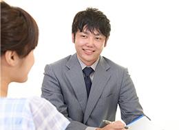 販売スタッフ/月給26万円〜/賞与年2回/残業ほぼなし/大量採用中/未経験歓迎