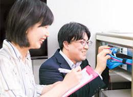 ネットワークエンジニア*転勤なし*在宅勤務制度有*資格支援制度あり*残業月10h以内*年休125日