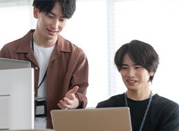 現場ベースで実務を学べるため、スピーディーに成長できます◎