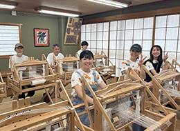 【オフショット】機織り体験に行きお守りを作りました！親しみやすいメンバーが多くすぐに馴染めます◎