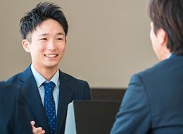 「朝から晩まで電話・飛び込み営業をかけて…」といった働き方とは無縁。腰を据えてご活躍いただけます
