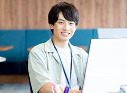 Webクリエイター#フルリモート可#未経験歓迎#年休130日#残業月5h#フ最大1年の研修＆独自の学習ツール