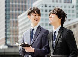 コンサルティングSE/フレックス・リモート可/賞与年2回/有休取得率89.2%/残業月13h/転勤なし