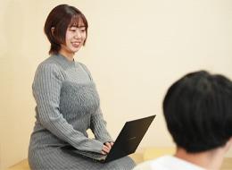 Webデザイナー/未経験98％/リモートOK/講師は現役クリエイター/残業月5ｈ以内/約1年半の研修あり