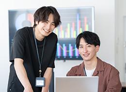 SE◆月給30万～◆20～30代活躍◆受託・自社サービス開発可◆副業OK◆ハイブリッド勤務◆フルリモートも可